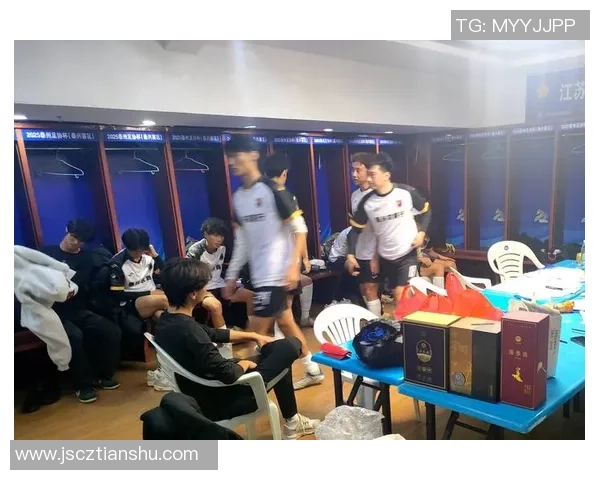 足球明星亲临藤球赛场见证激情对决与运动魅力的完美结合 足球明星亲临藤球赛场见证激情对决与运动魅力的完美结合