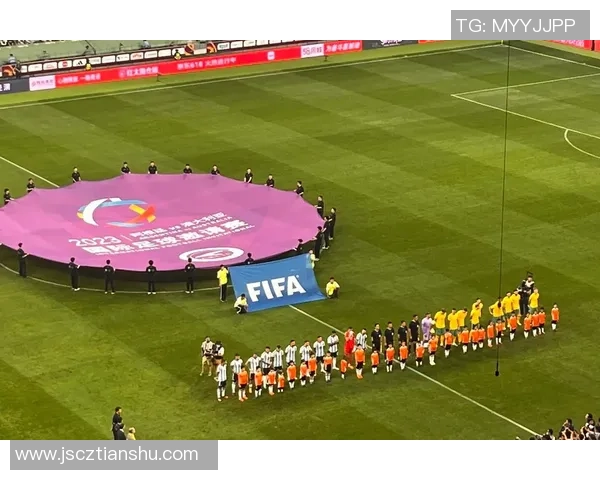 足球明星携手飞行梦想打造震撼广告视频展现激情与速度的完美结合 足球明星携手飞行梦想打造震撼广告视频展现激情与速度的完美结合