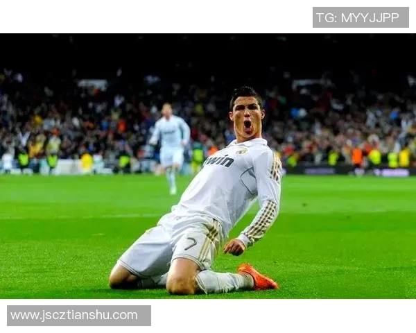 足球明星背后的故事揭示了他们不为人知的坚韧与挑战 足球明星背后的故事揭示了他们不为人知的坚韧与挑战